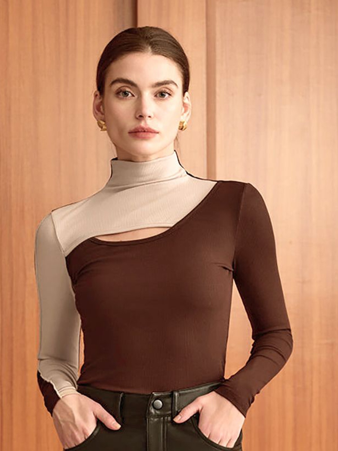 

StyleCast x Revolte Women Colourblocked Fitted Top, Brown