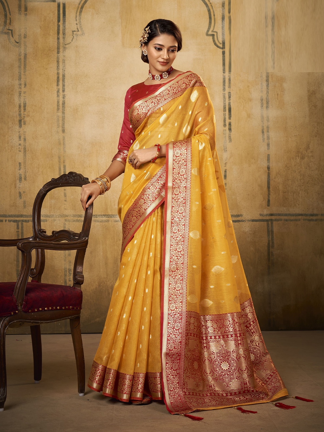 

MAHALASA Ethnic Motifs Zari Tissue Saree, Yellow