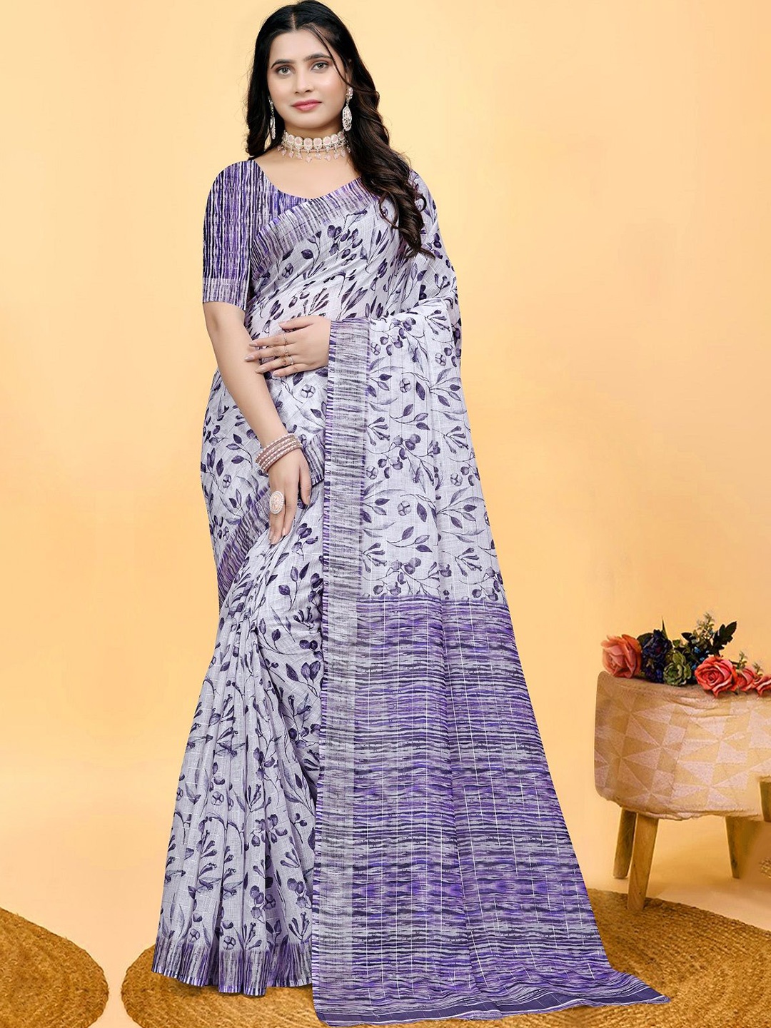 

SHOBHA SAREES Floral Printed Saree, Purple