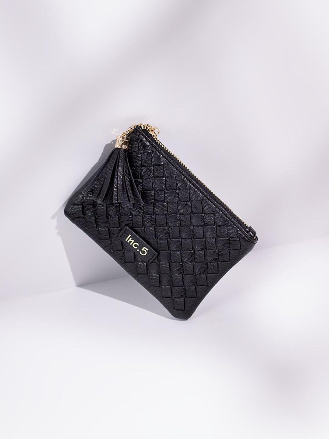 

Inc 5 Women Geometric Textured Card Holder, Black