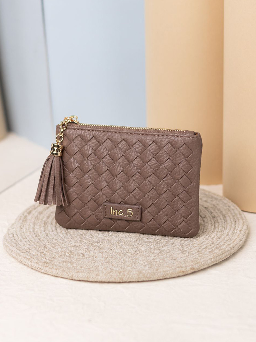 

Inc 5 Women Geometric Textured Card Holder, Brown