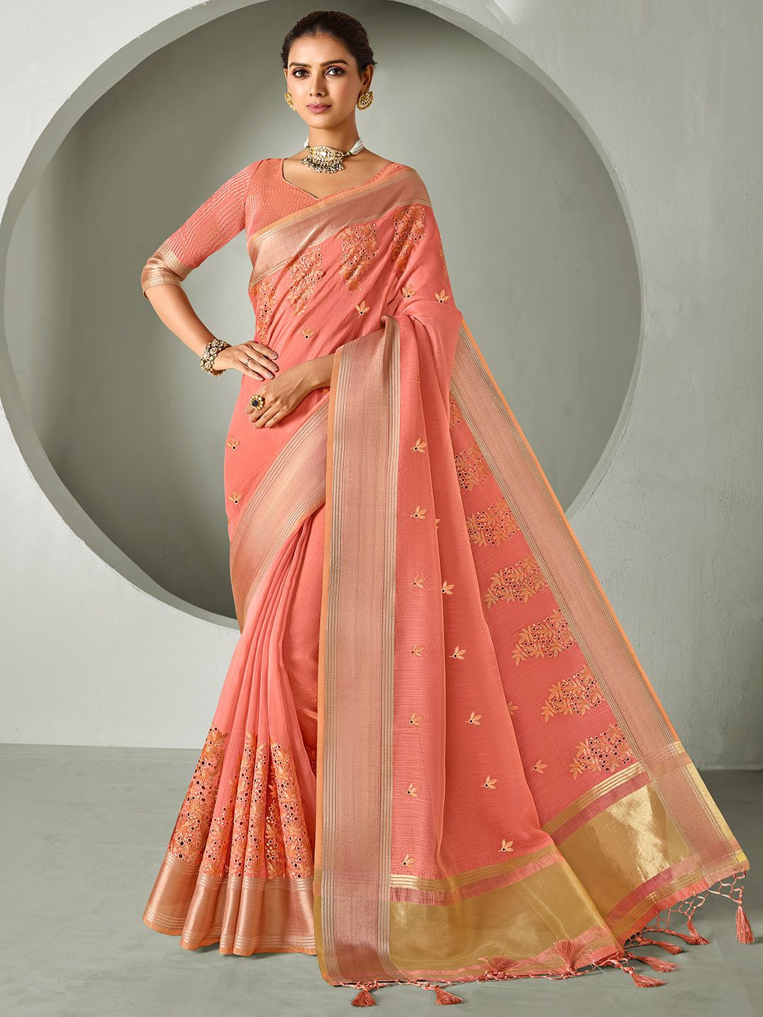 

ALAGINI Embroidered Cut Work Saree, Peach