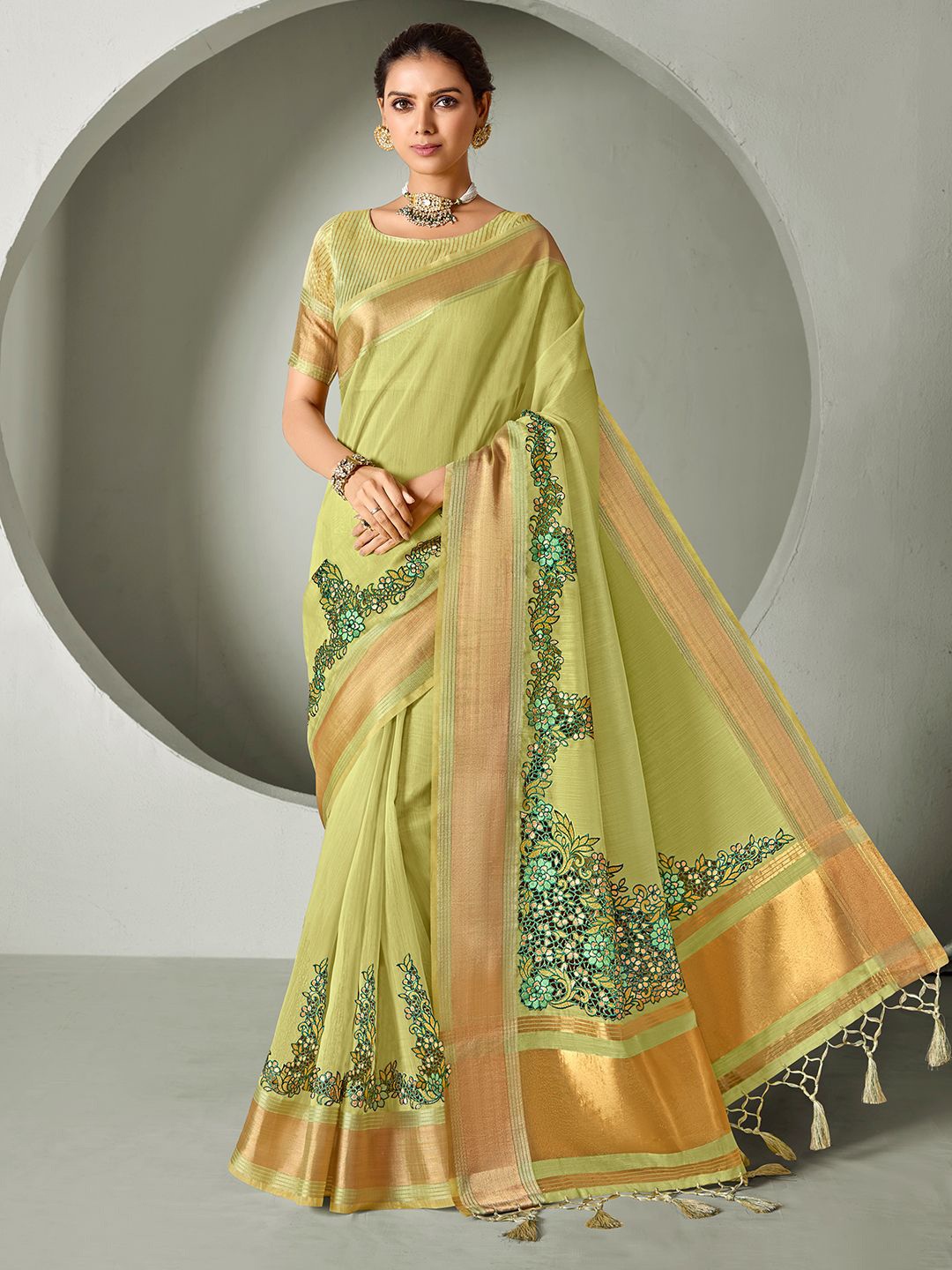 

ALAGINI Floral Embroidered Saree, Green
