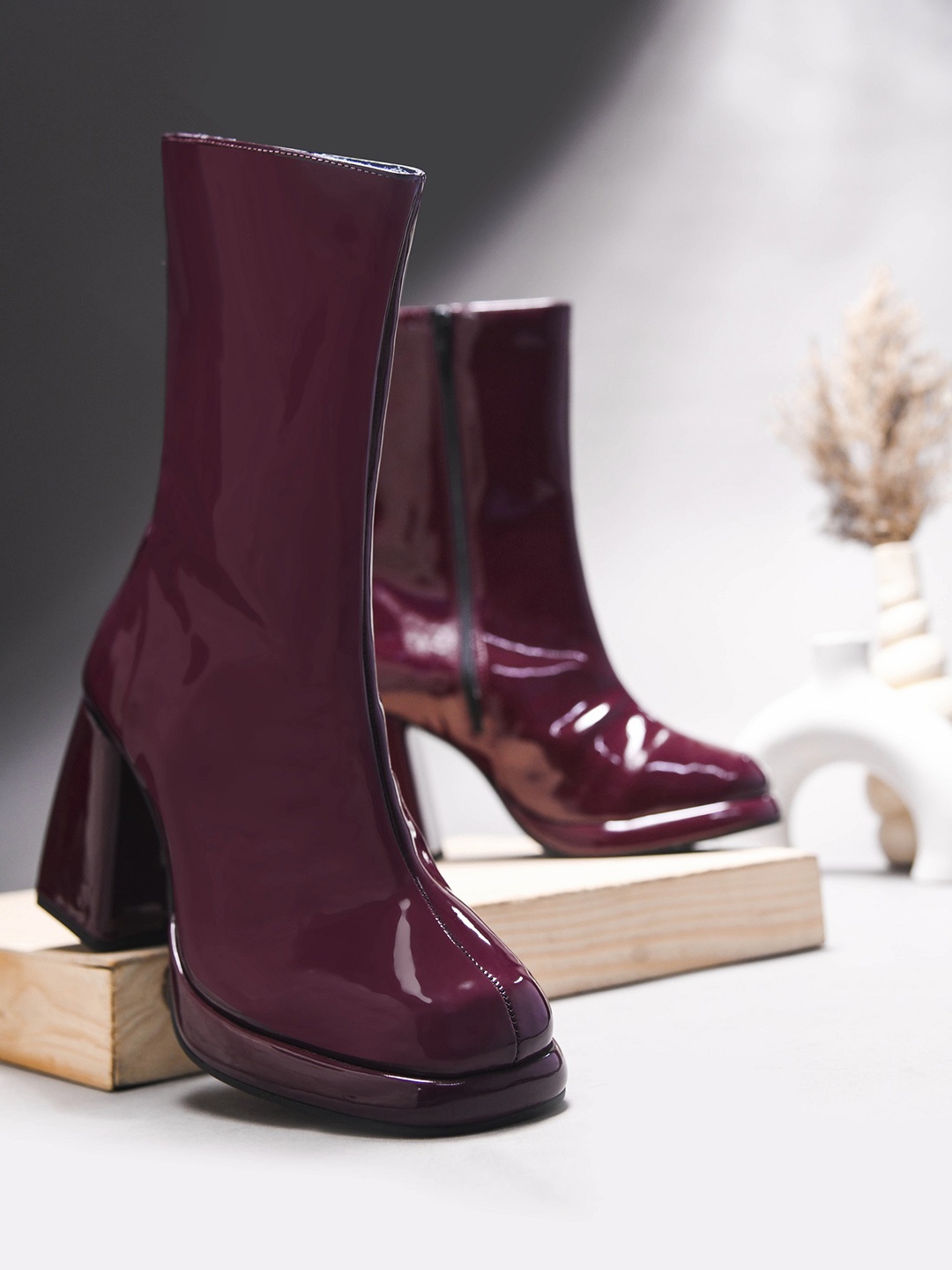 

THE WHITE POLE Women Casual Block-Heeled Winter Boots, Maroon