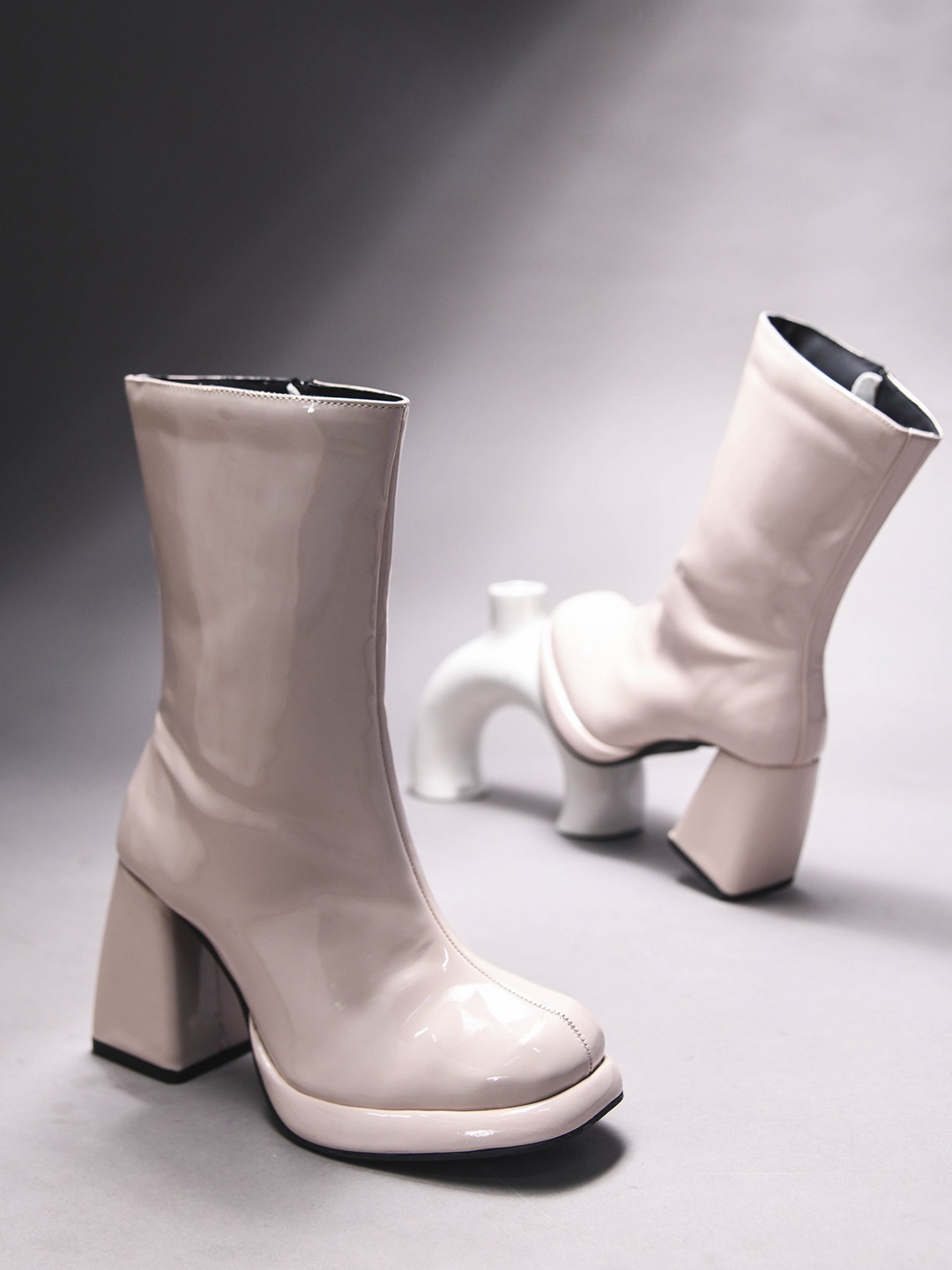 

THE WHITE POLE Women Casual Block-Heeled Winter Boots, Beige