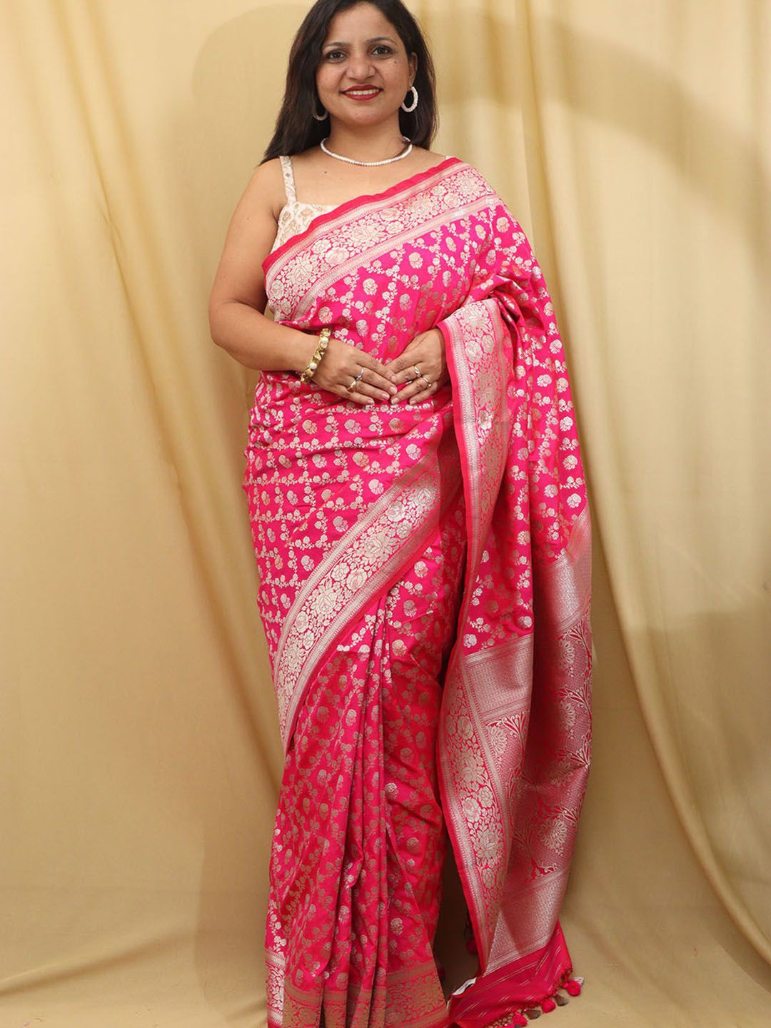 

Luxurionworld Women Ethnic Motifs Banarasi Pure Silk Saree, Pink