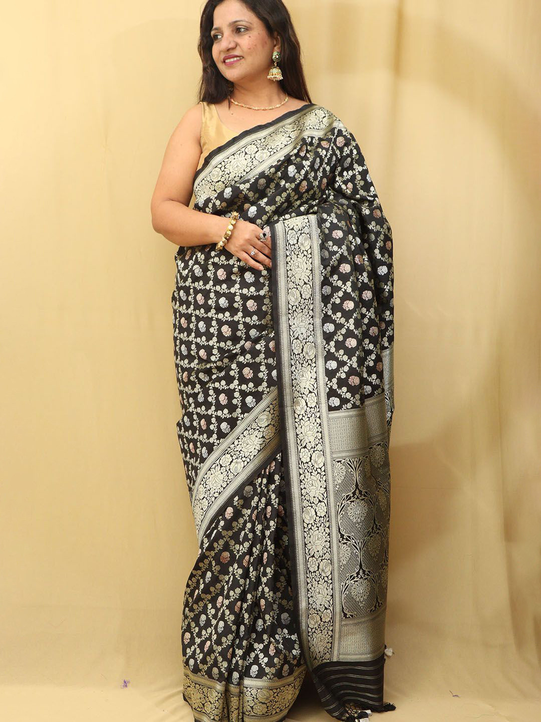 

Luxurionworld Ethnic Motifs Woven Design Pure Silk Banarasi Saree, Black