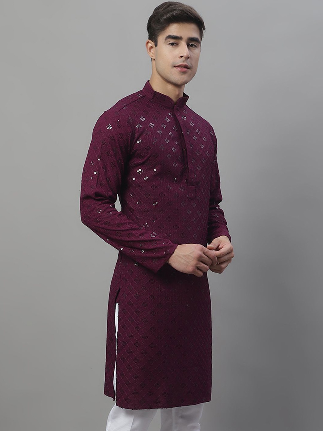 

Jompers Men Geometric Embroidered Sequinned Kurta, Purple