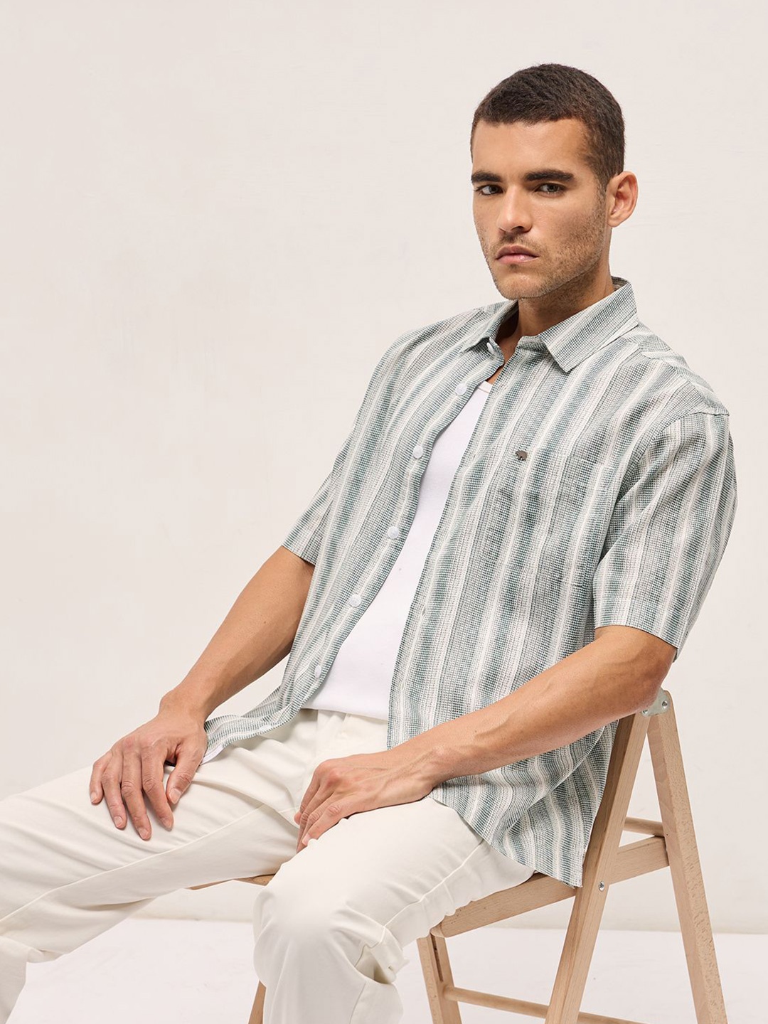 

THE BEAR HOUSE Men Relaxed Fit Spread Collar Vertical Striped Cotton Casual Shirt, White