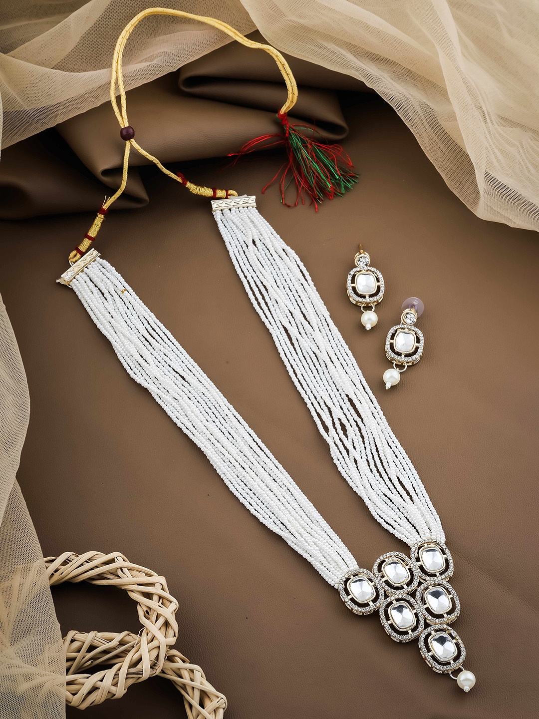 

Wynona Gold-Plated Kundan-Studded & Beaded Jewellery Set