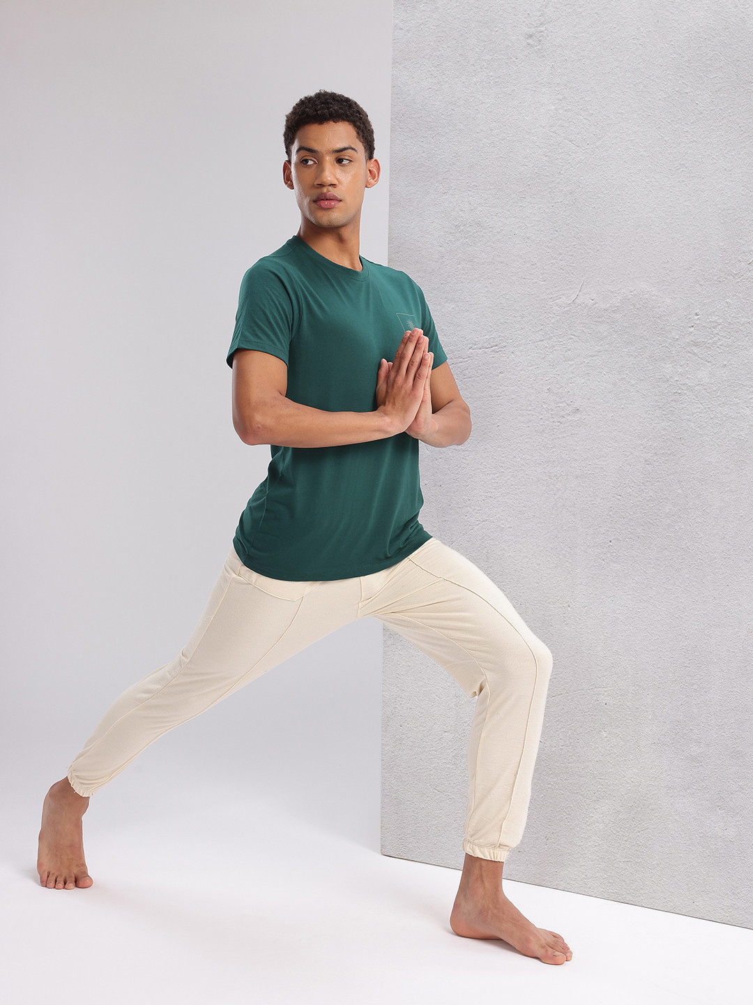 

HRX by Hrithik Roshan Solid Round Neck Short Sleeves Yoga T-shirt, Green