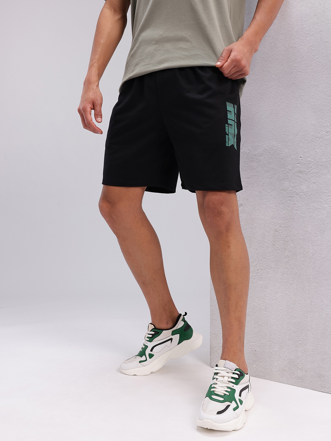 

HRX by Hrithik Roshan Men Regular Fit Shorts, Black