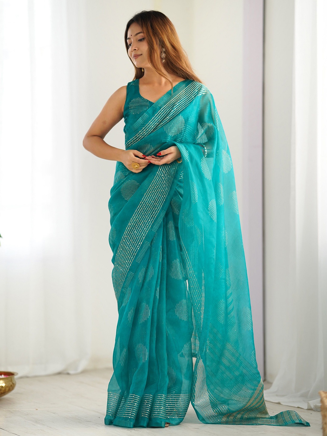 

Fashion Basket Woven Design Zari Organza Chanderi Saree, Turquoise blue