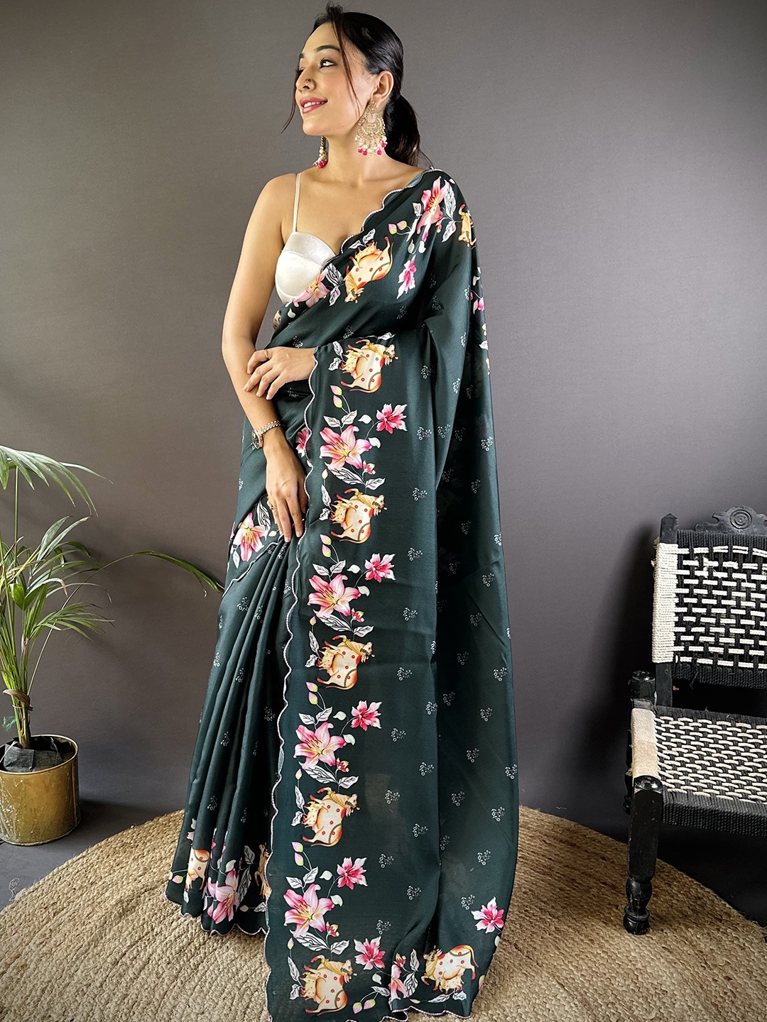 

Raj Dharma Silk Women Floral Printed Embroidered Gadhwal Saree, Green