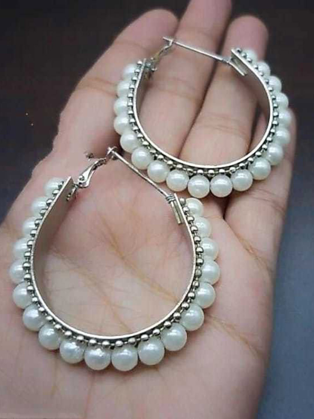 

JMBW INTERNATIONAL Contemporary Hoop Earrings, White