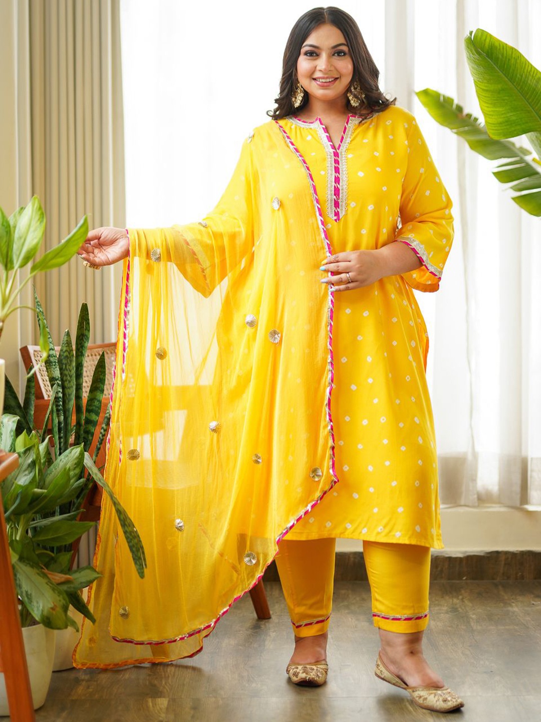 

NANGALIA RUCHIRA Bandhani Printed Regular Pure Cotton Kurta with Trousers & Dupatta, Yellow