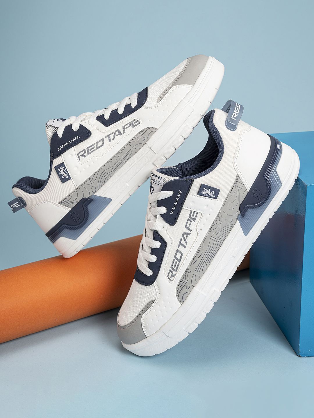 

Red Tape Men Colourblocked Sneakers, White
