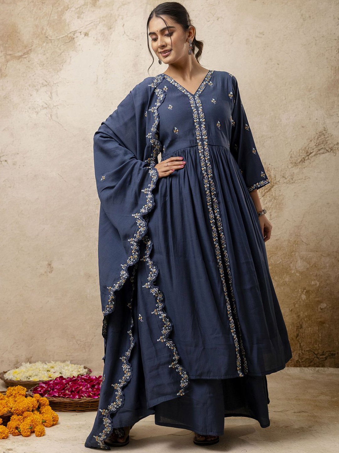 

VredeVogel Women Ethnic Motifs Embroidered Regular Thread Work Kurta with Palazzos & With Dupatta, Teal