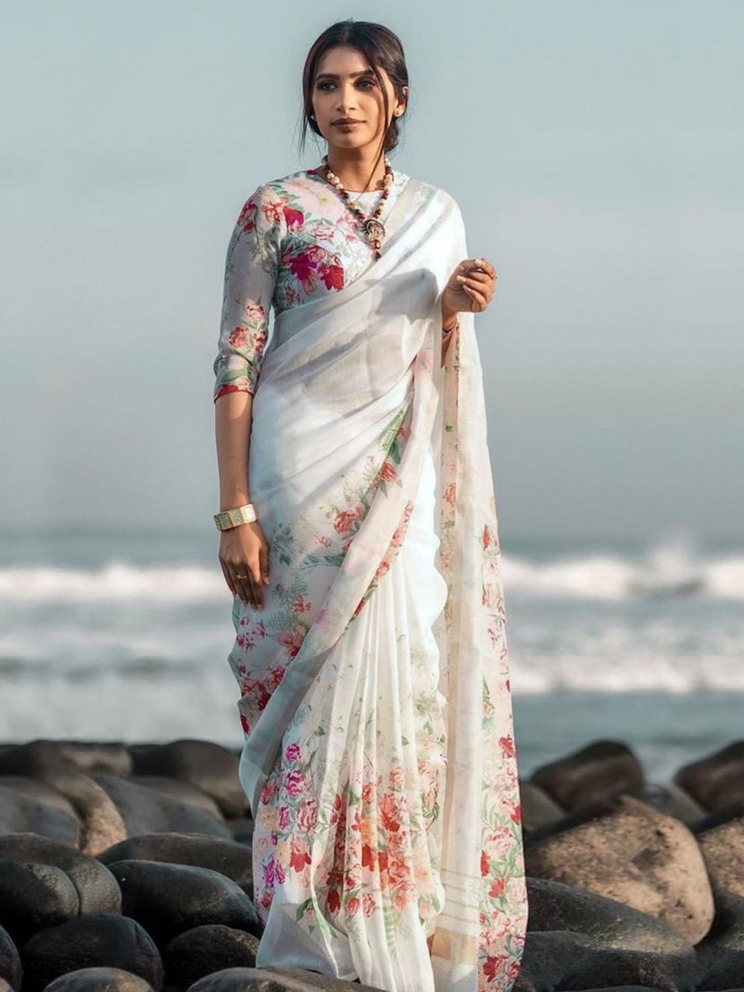 

Peachmode Floral Printed Pure Linen Saree, White