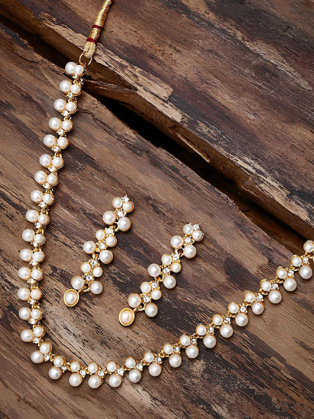 

TONOLIKA Gold-Plated Stones-Studded & Beaded Jewellery Set