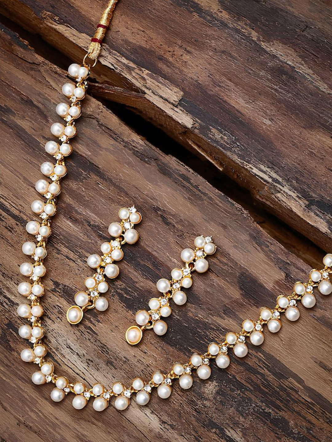 

TONOLIKA Gold-Plated Stone-Studded & Beaded Jewellery Set