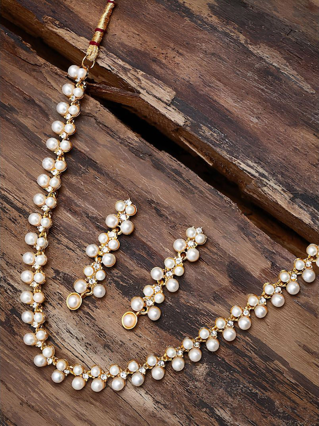 

TONOLIKA Gold-Plated Stone-Studded & Beaded Jewellery Set