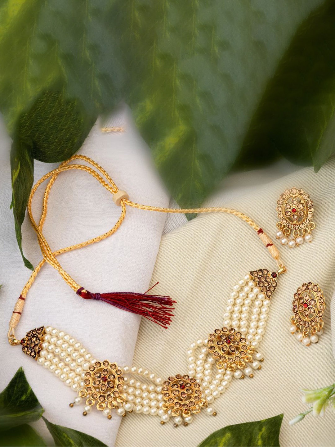 

TONOLIKA Gold-Plated Stone Studded & Beaded Jewellery Set