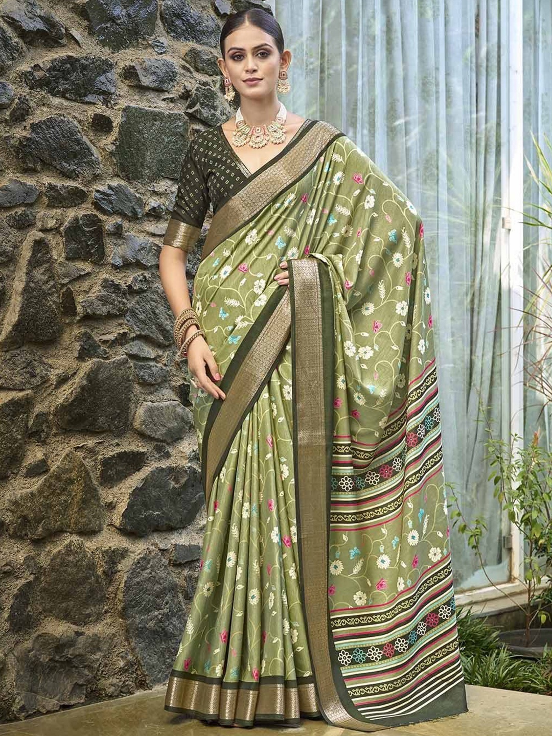 

Meena Bazaar Floral Printed Art Silk Saree, Green