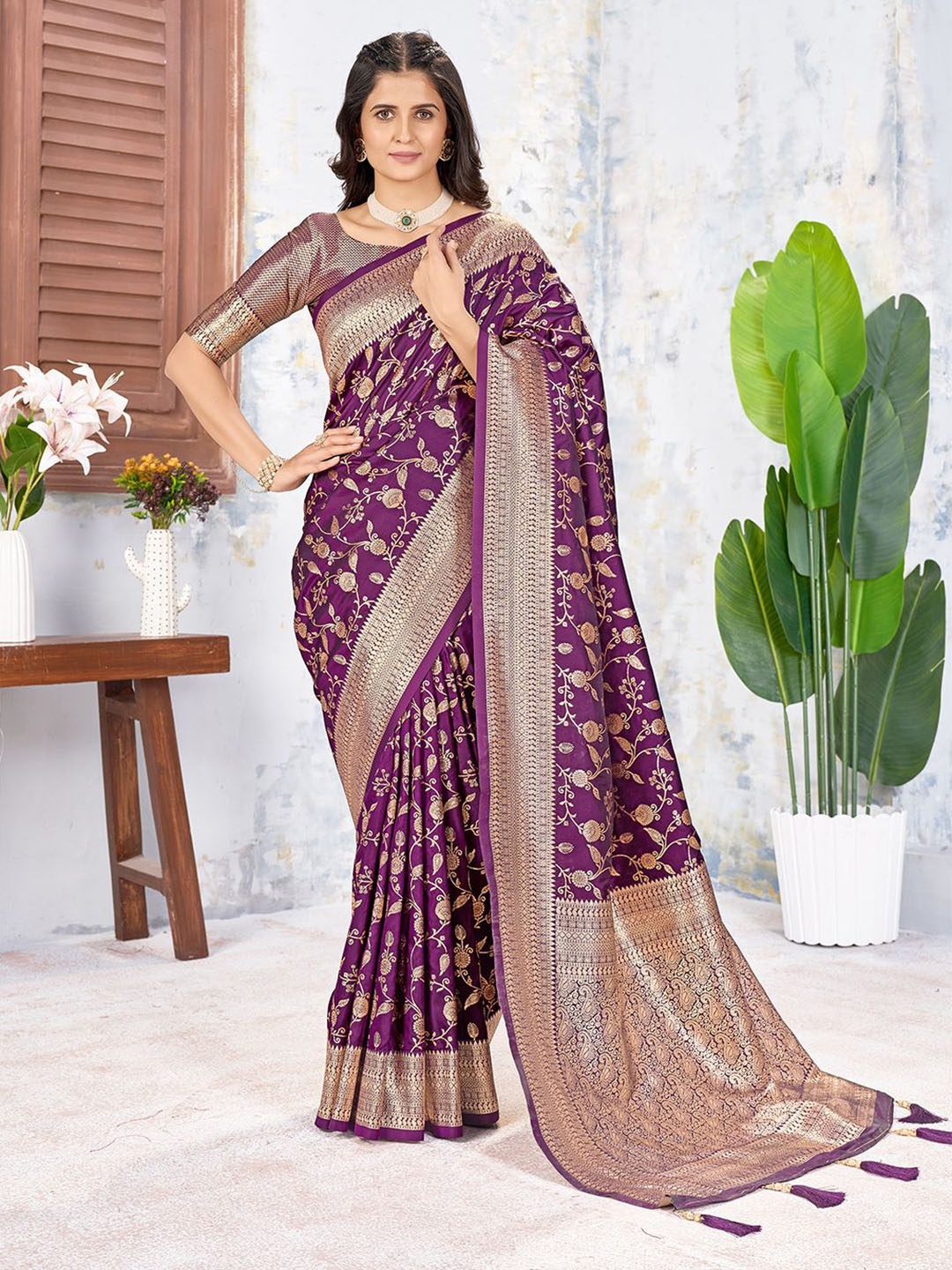 

Mehrang Ethnic Motifs Zari Banarasi Saree, Purple