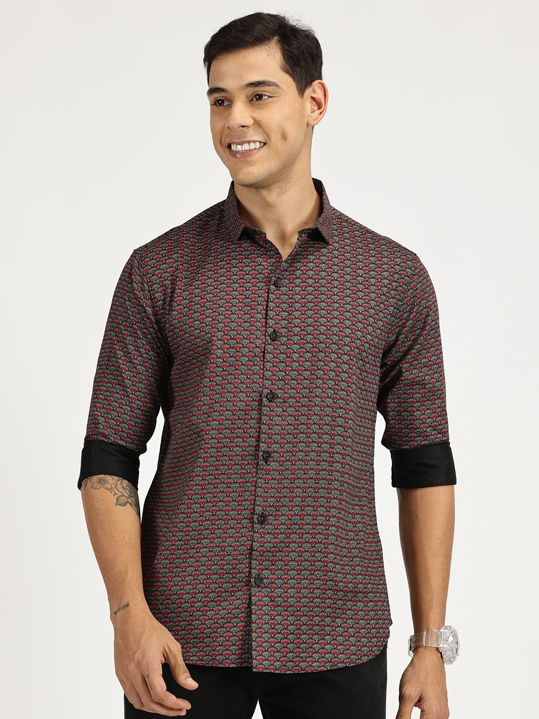 

RAVINIK Men India Slim Fit Floral Printed Cotton Shirt, Black