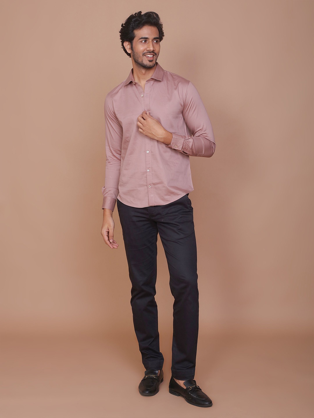 

RAVINIK Men India Slim Fit Spread Collar Solid Cotton Casual Shirt, Mauve