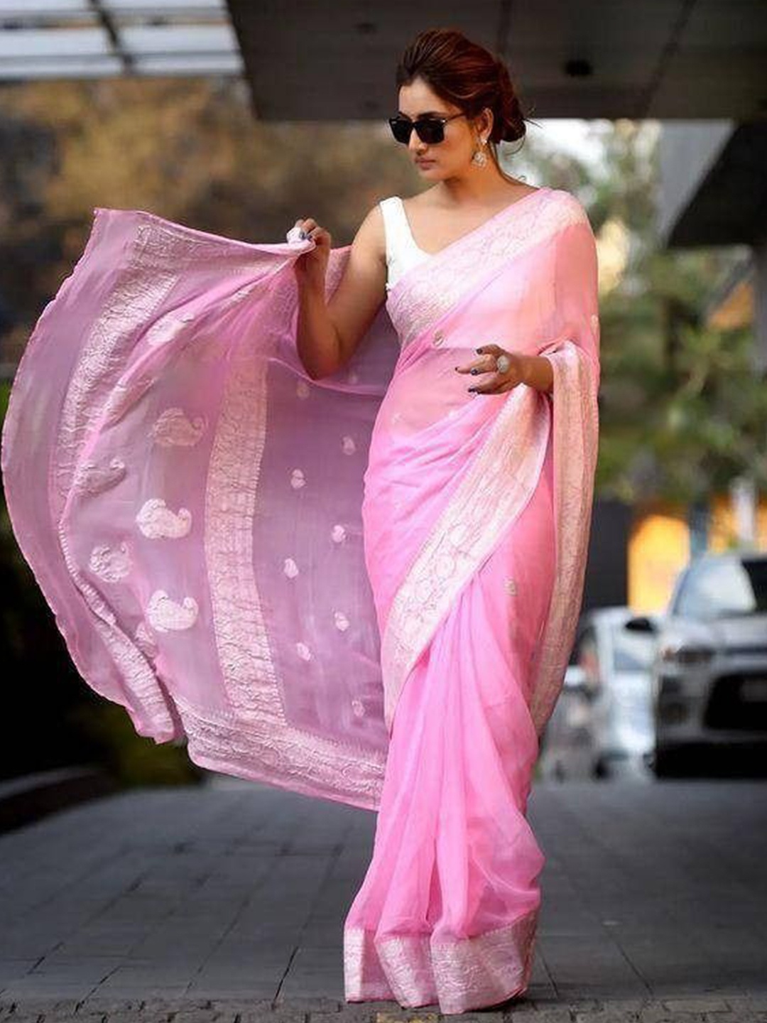 

zinzraa Woven Design Zari Kanjeevaram Saree, Pink