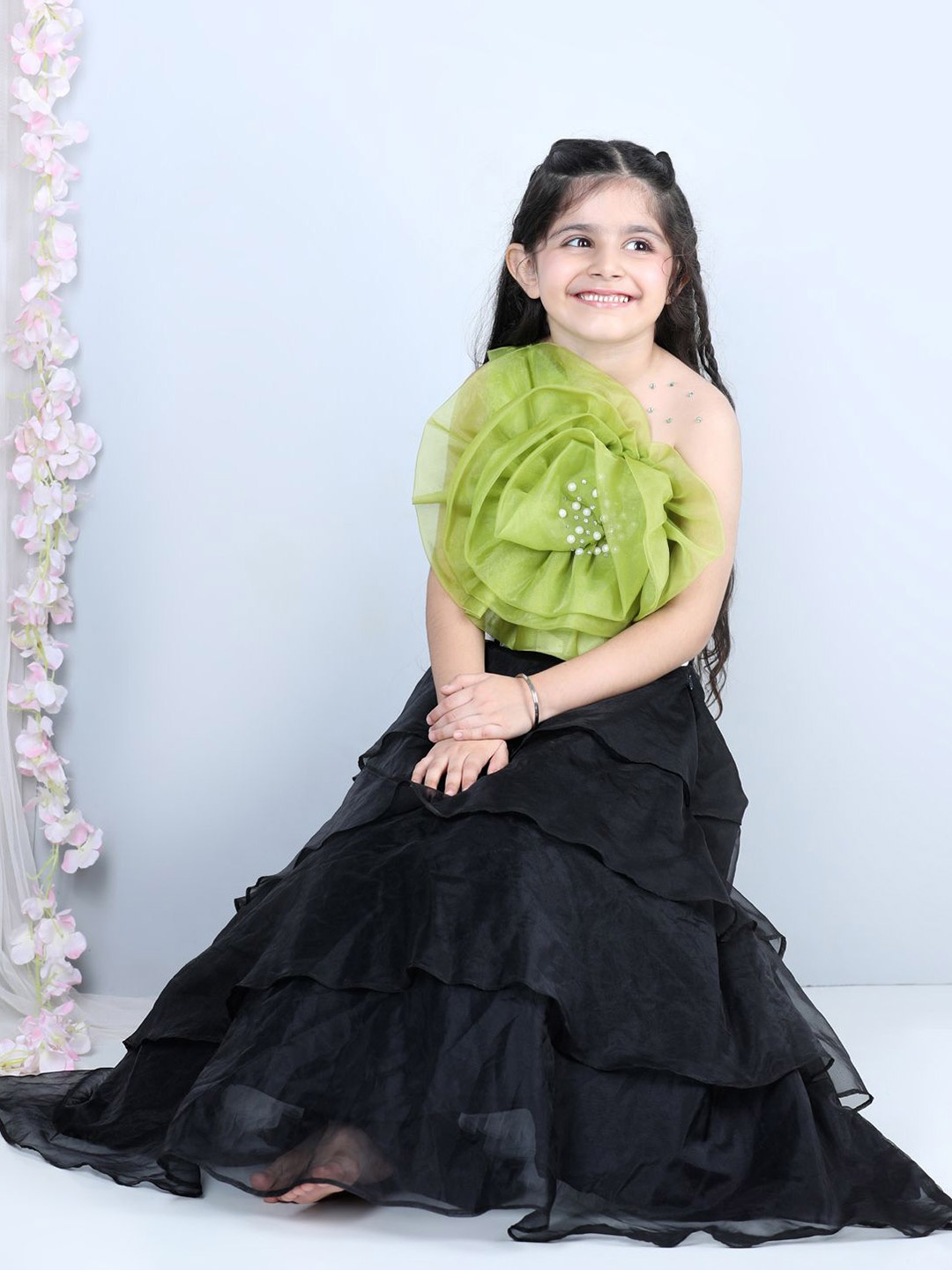 

THE LITTLE CELEBS Girls Embellished Beads and Stones Ready to Wear Lehenga &, Black