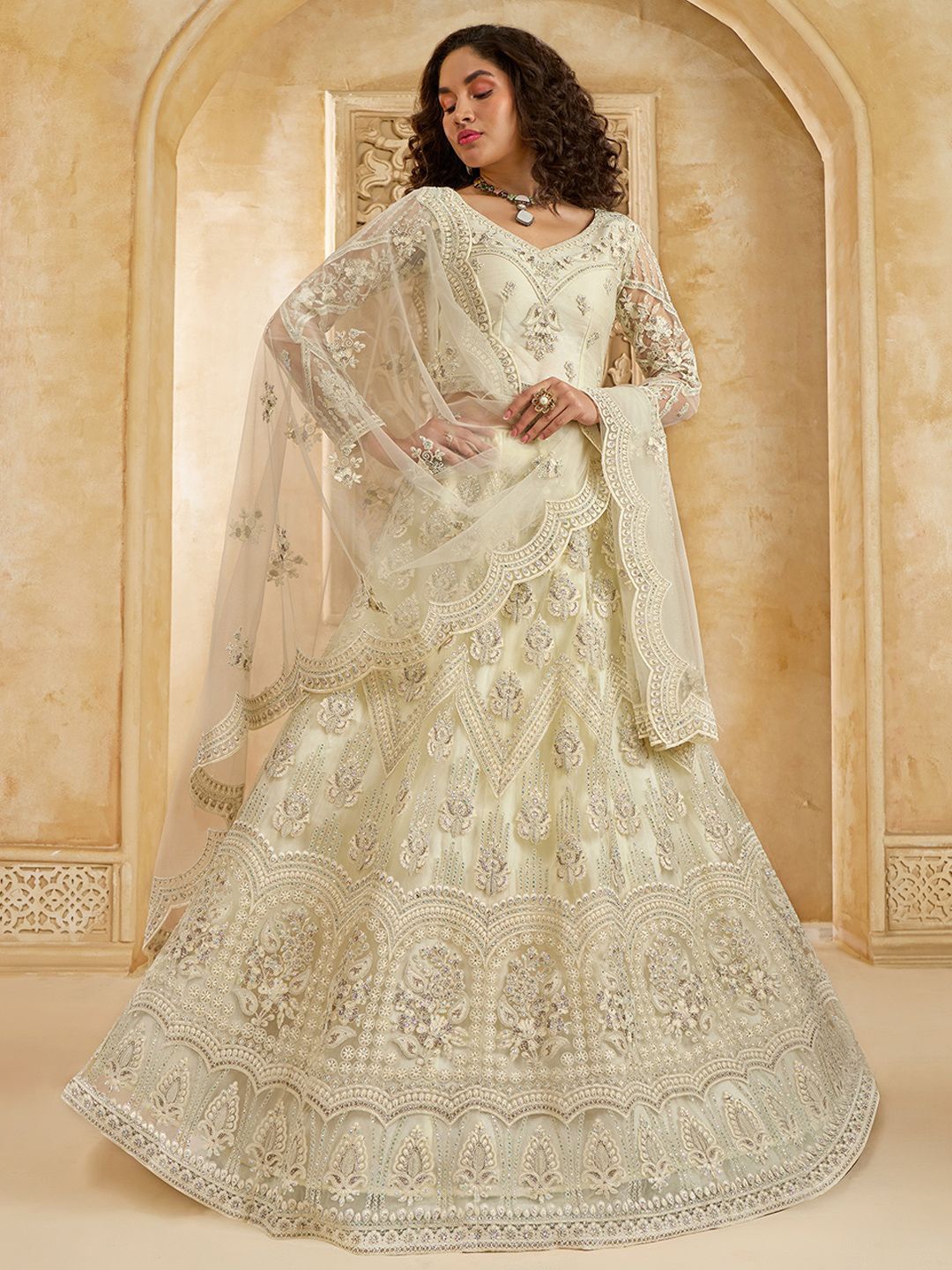 

ALIZEH Off White Wedding Embroidered Lehenga Choli With Dupatta