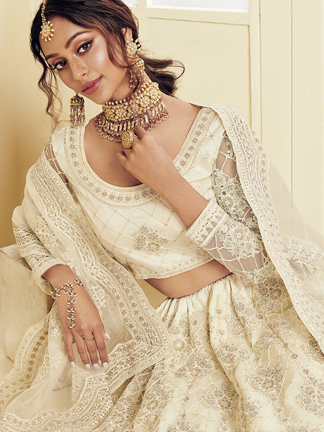 

ALIZEH Off White Embroidered Lehenga Choli With Dupatta