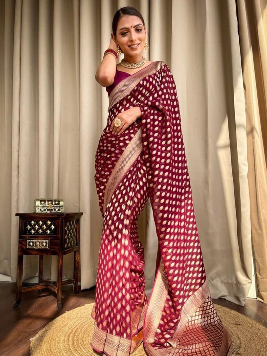 

KALINI Ethnic Motifs Zari Silk Blend Banarasi Saree, Maroon