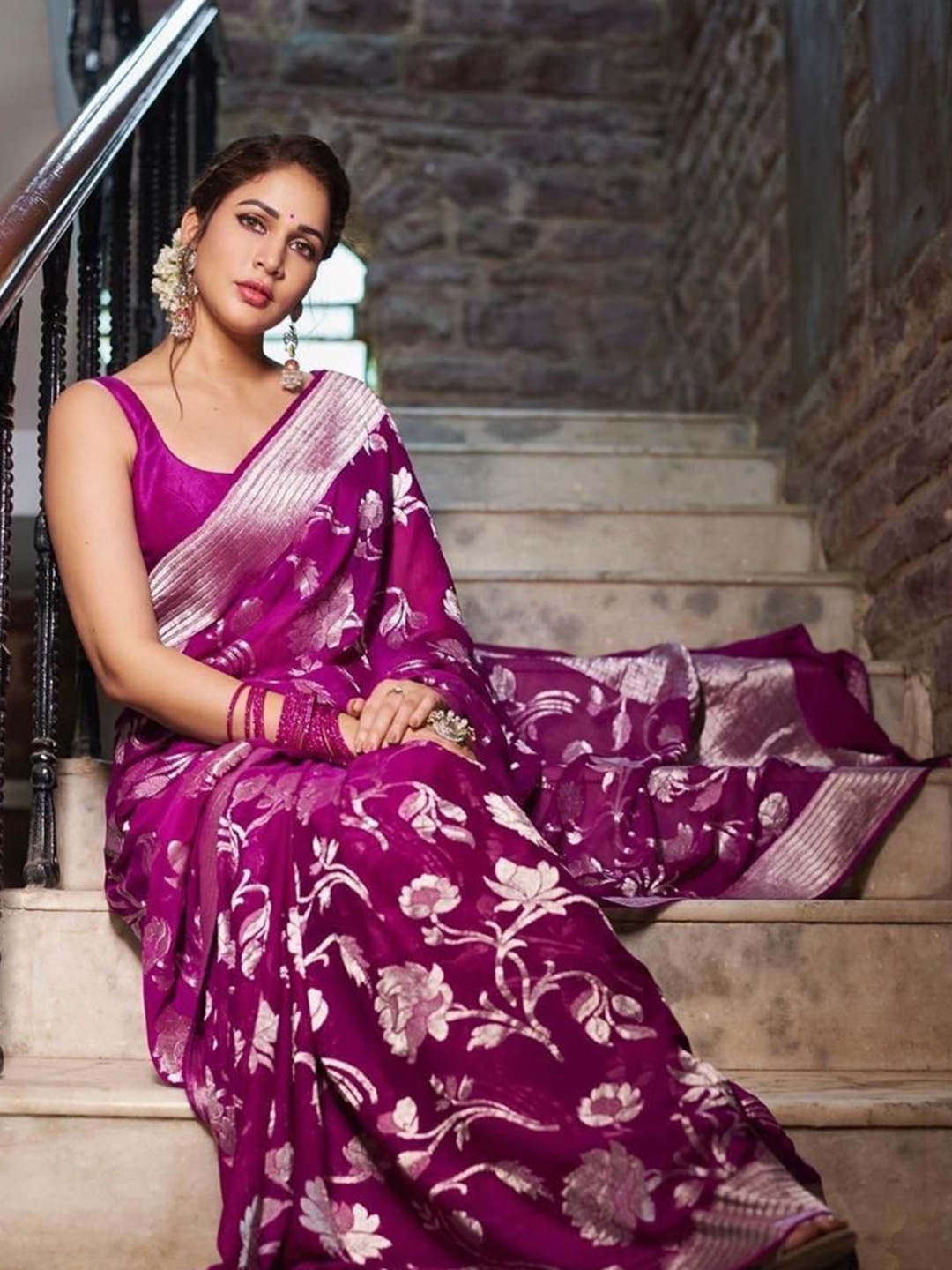 

KALINI Ethnic Motifs Zari Silk Blend Banarasi Saree, Purple