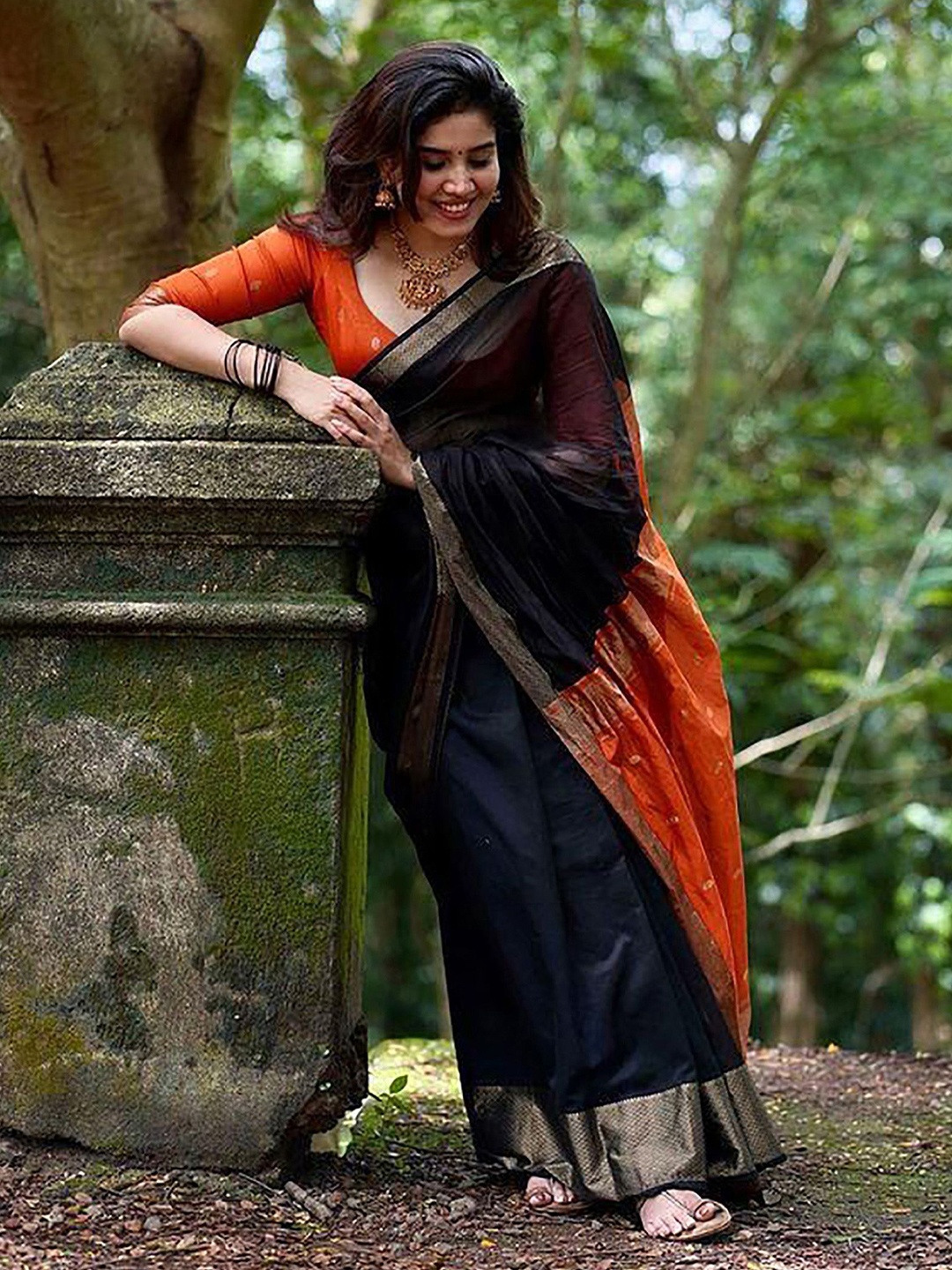 

Anjaneya Sarees Woven Design Zari Silk Blend Banarasi Saree, Black