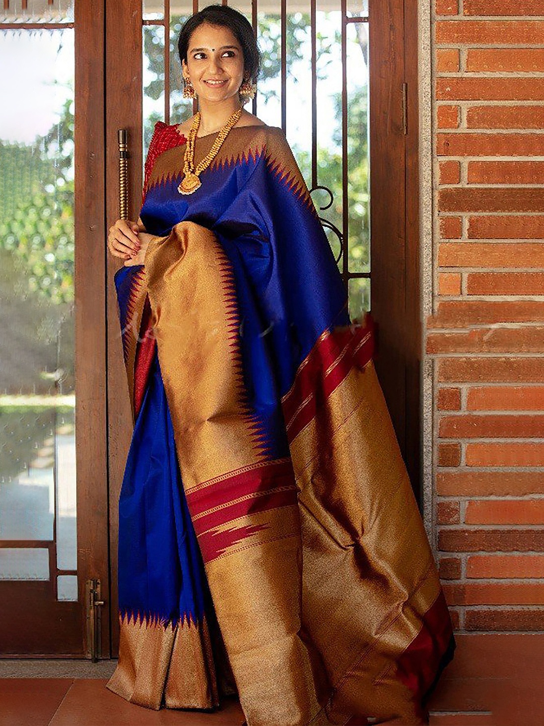 

Anjaneya Sarees Woven Design Zari Silk Blend Banarasi Saree, Beige
