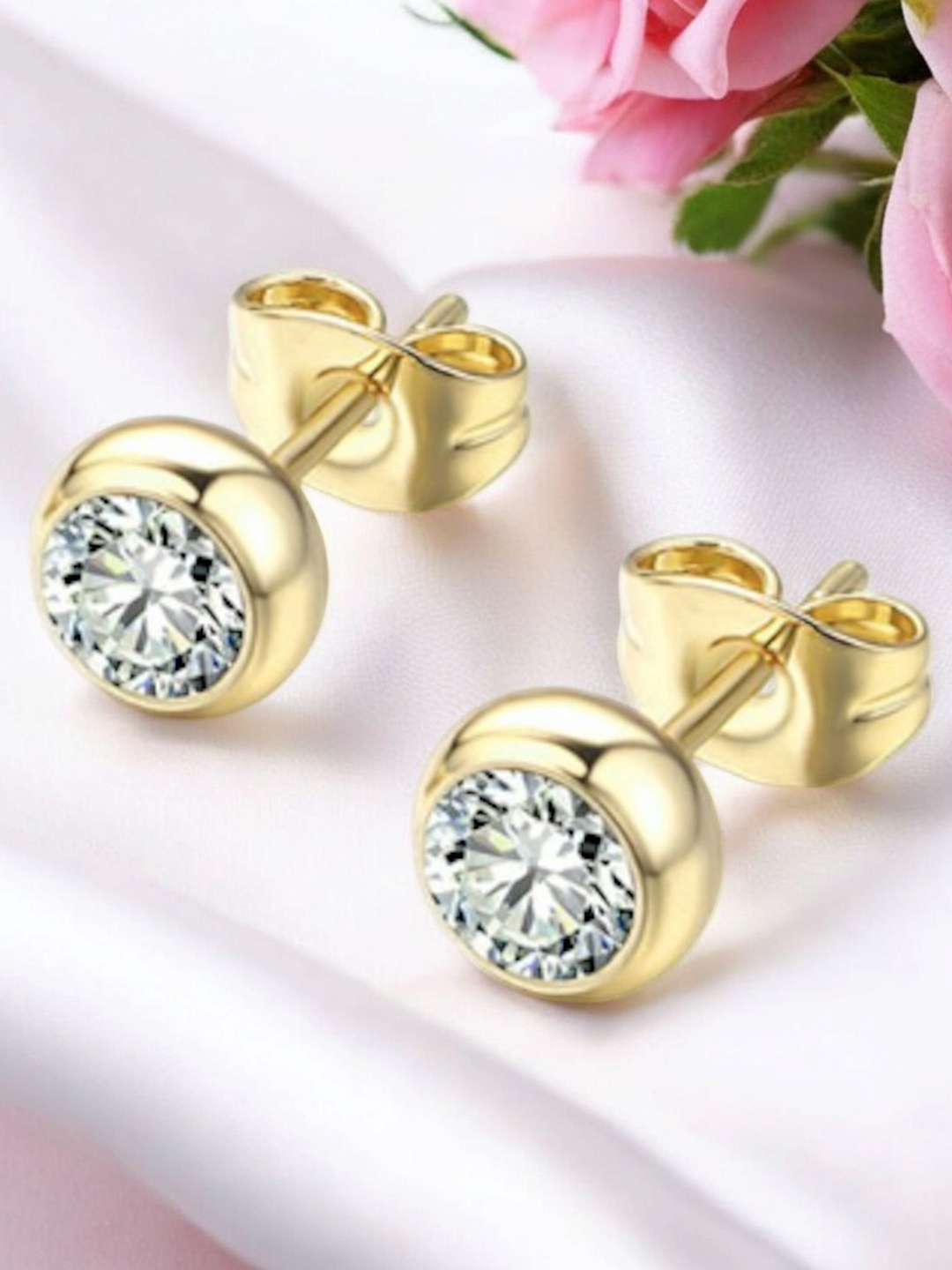 

Nilu's Collection Contemporary Studs Earrings, Gold
