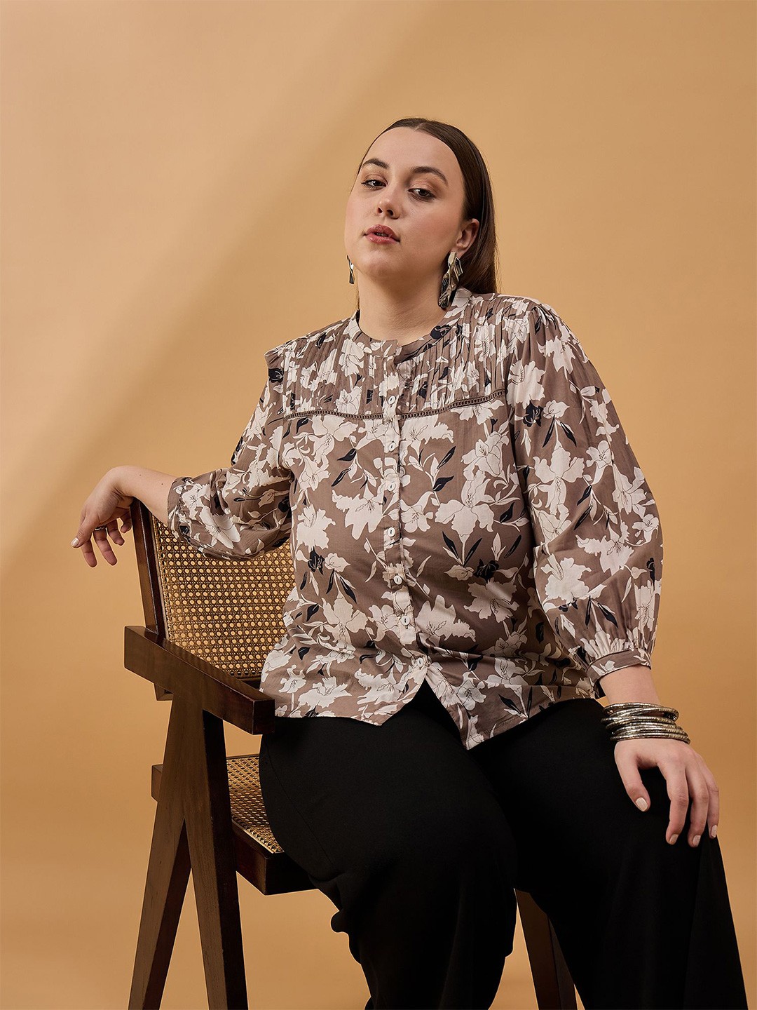 

all about you Plus Size Floral Printed Mandarin Collar Bishop Sleeves Cotton Top, Brown