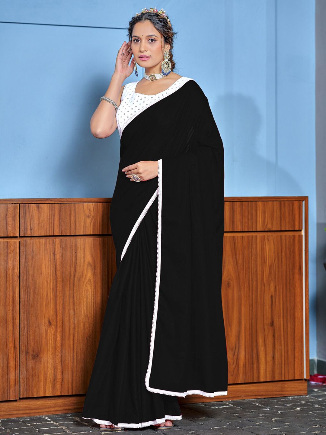 

Anouk Embroidered Pure Cotton Saree, Black