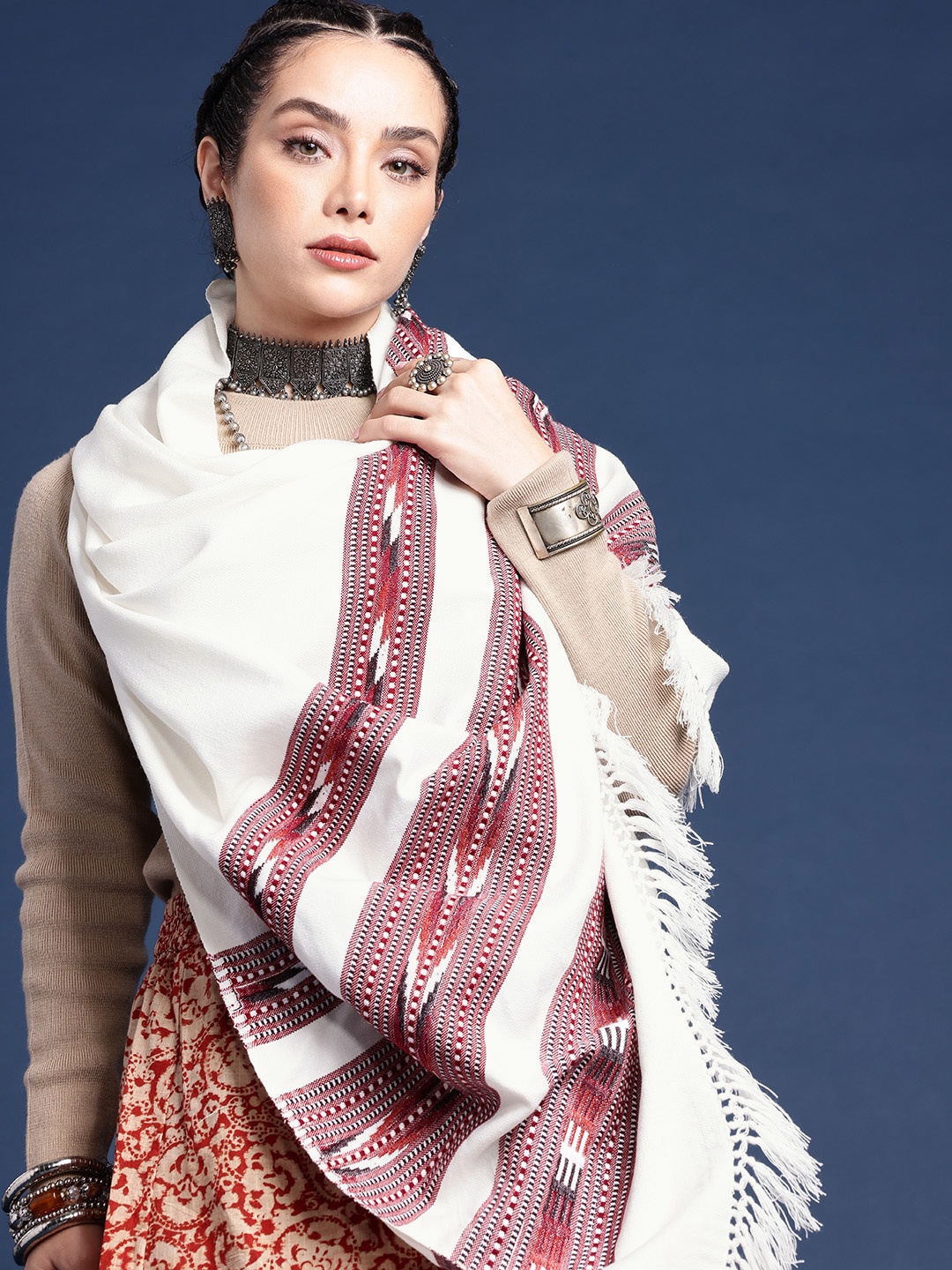 

Taavi Geometric Woven Design Kullu Shawl, White