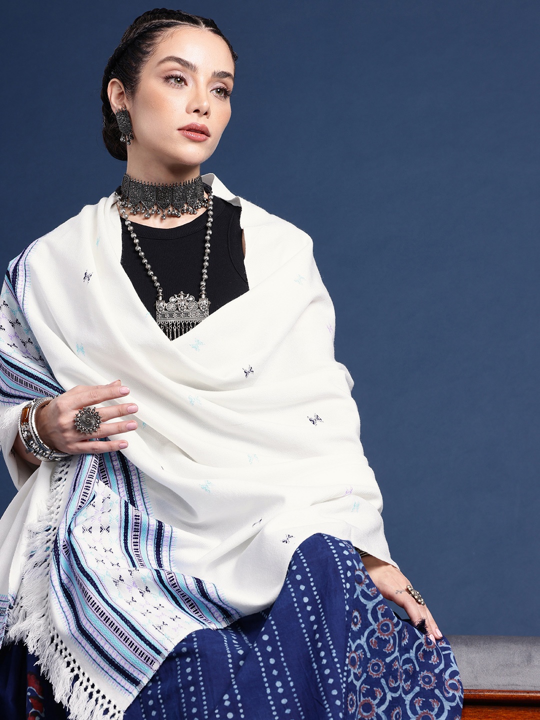 

Taavi Women Geometric Woven Design Kullu Shawl, White