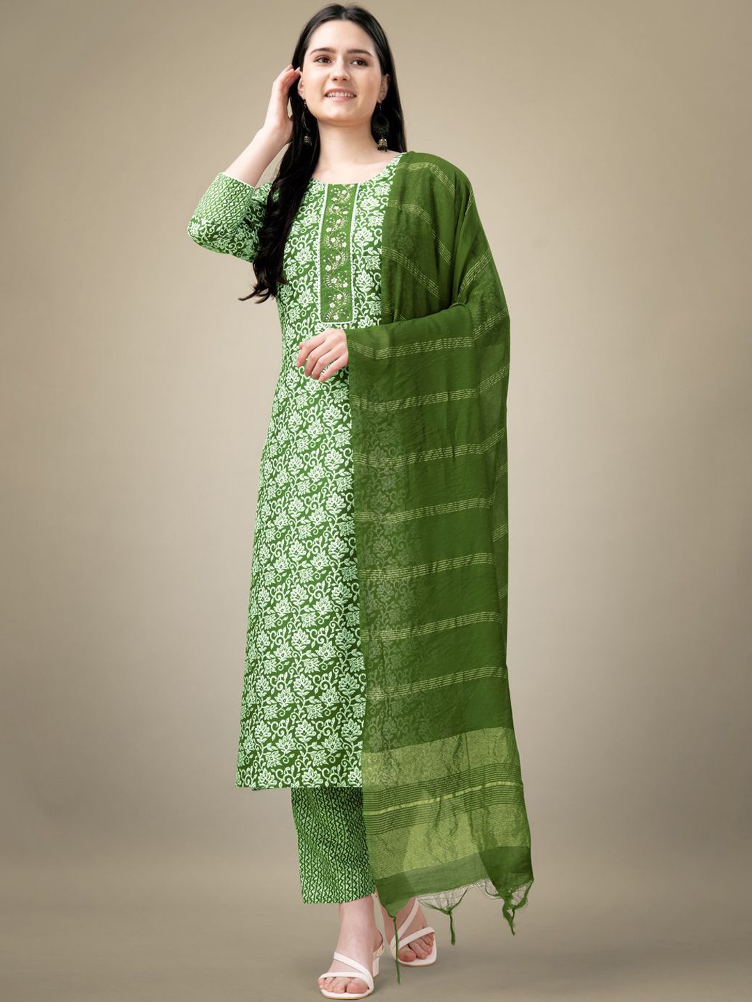 

HI FI NX Women Ethnic Motifs Printed Regular Kurta with Trousers & With Dupatta, Green