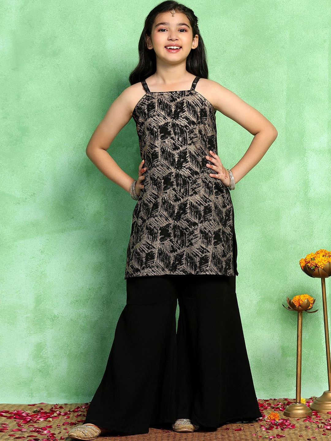 

FASHION DREAM Girls Printed Regular Kurta with Sharara, Black