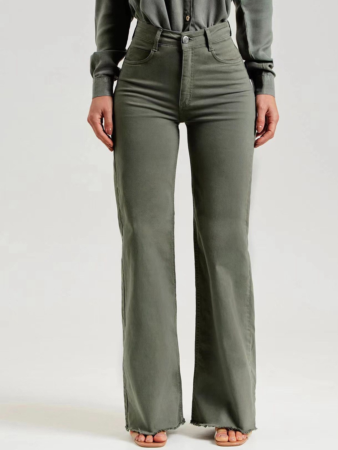 

The Roadster Lifestyle Co Women Cotton Slim-Fit Jeans, Olive