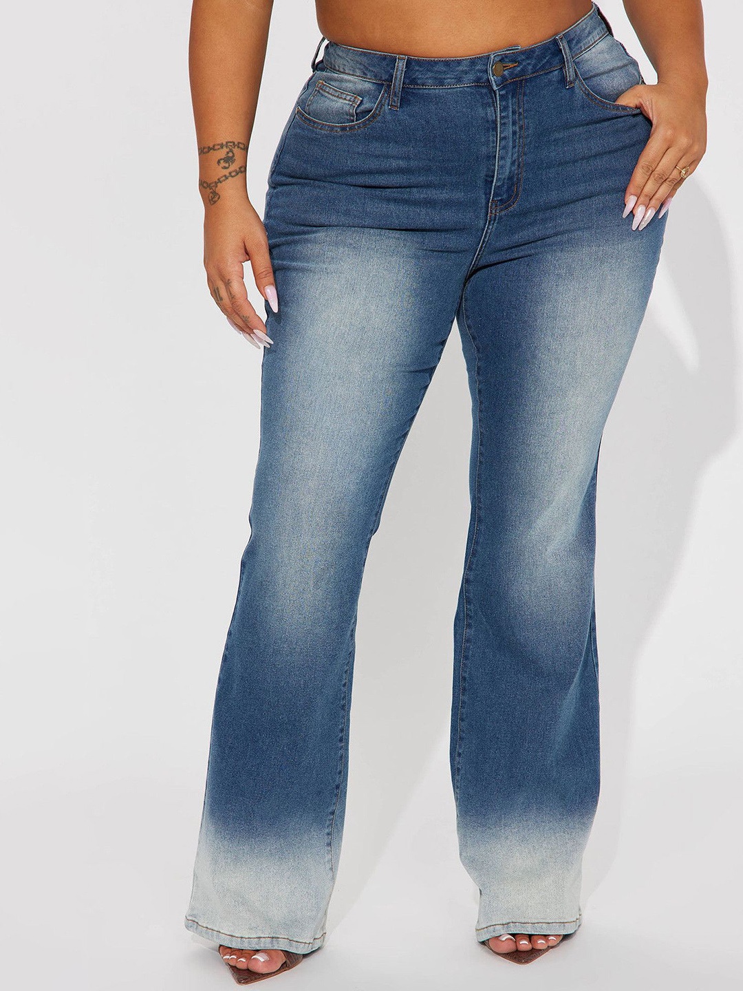 

The Roadster Lifestyle Co Women Mid-Rise Slim-Fit Jeans, Blue