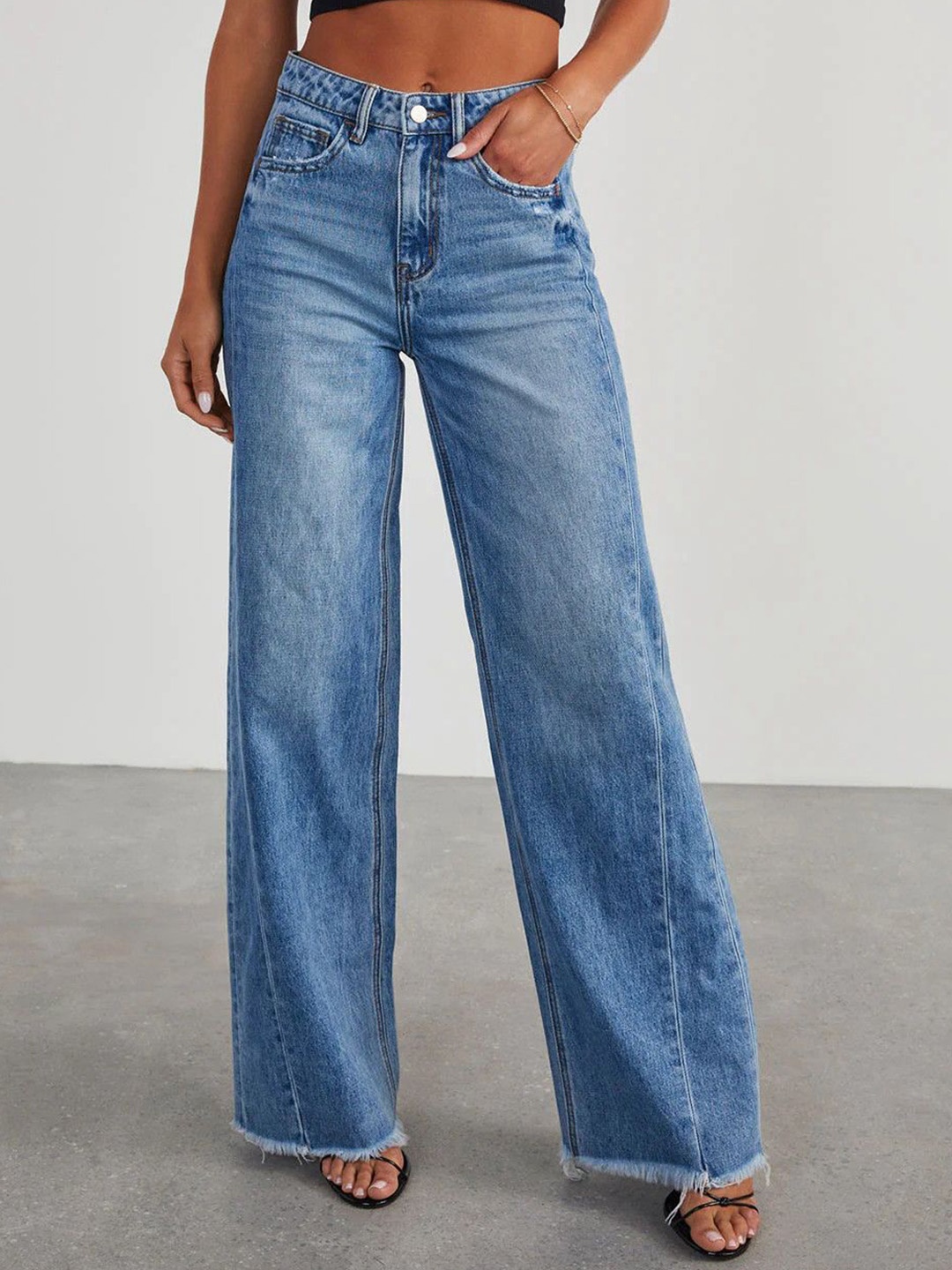 

The Roadster Lifestyle Co. Women Cotton Wide Leg Mid-Rise Jeans, Blue