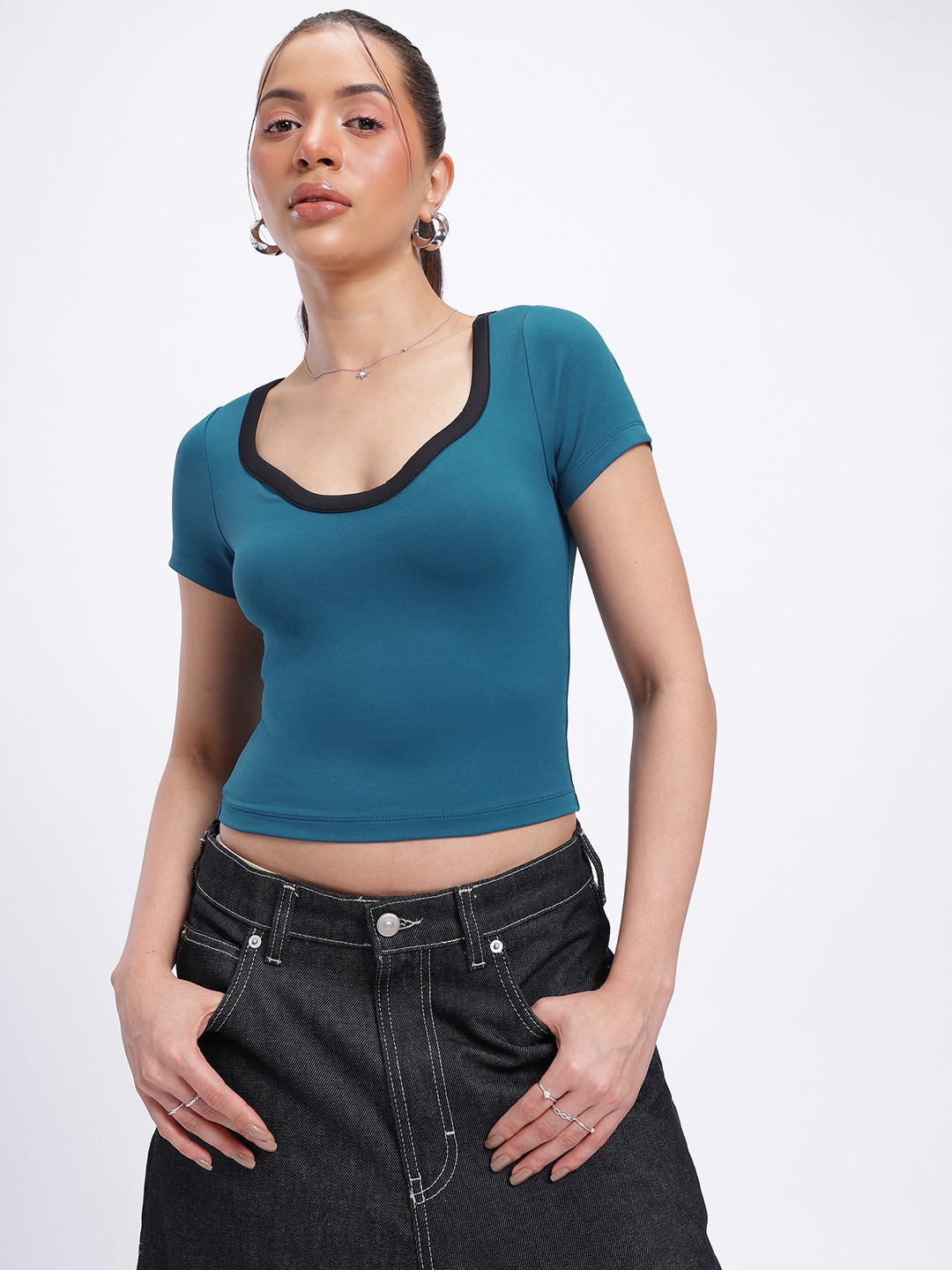 

glitchez Edgy Contrasts Scoop Neck Crop Fitted Top, Navy blue